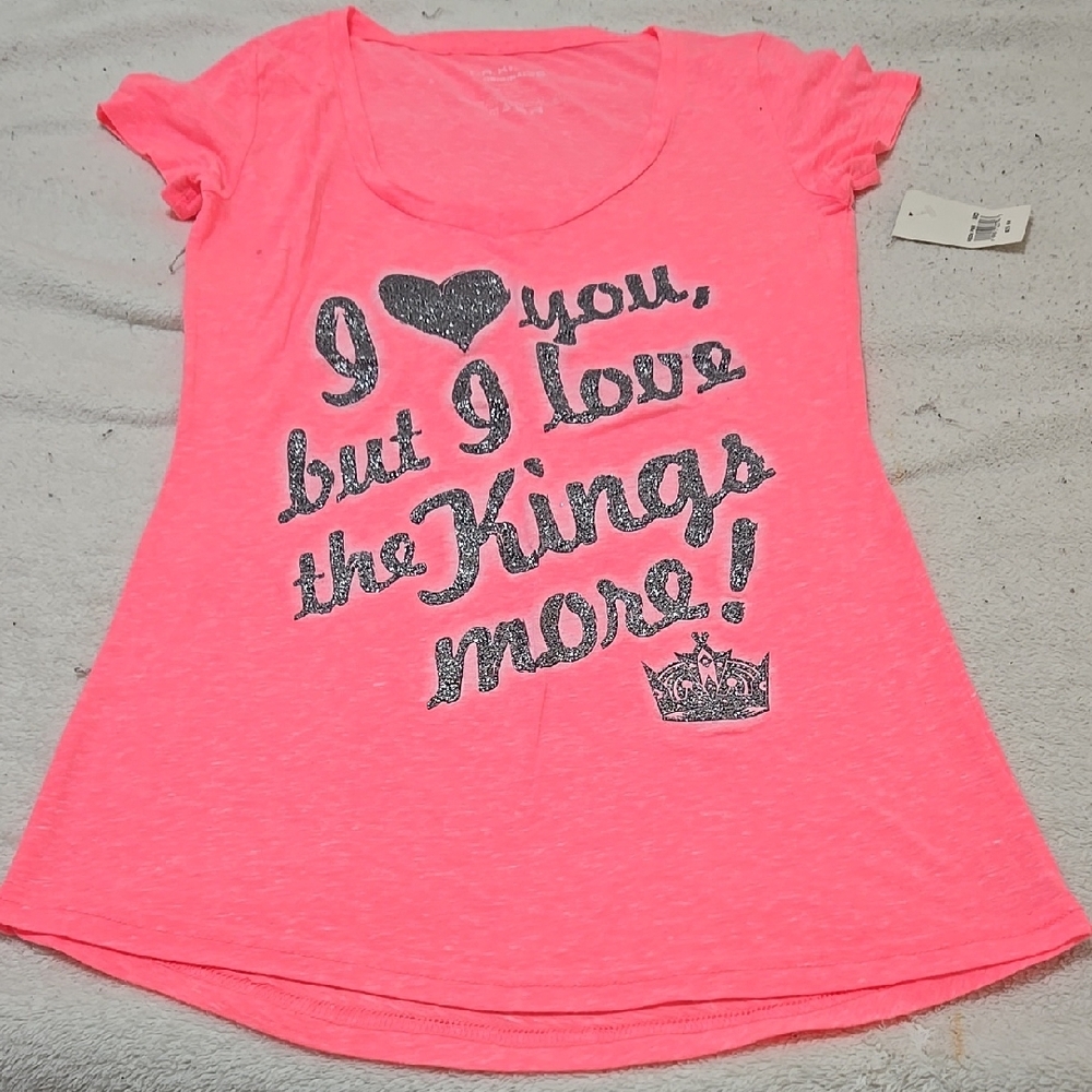 LA Kings Pink Short Sleeve Tee with Graphic Print